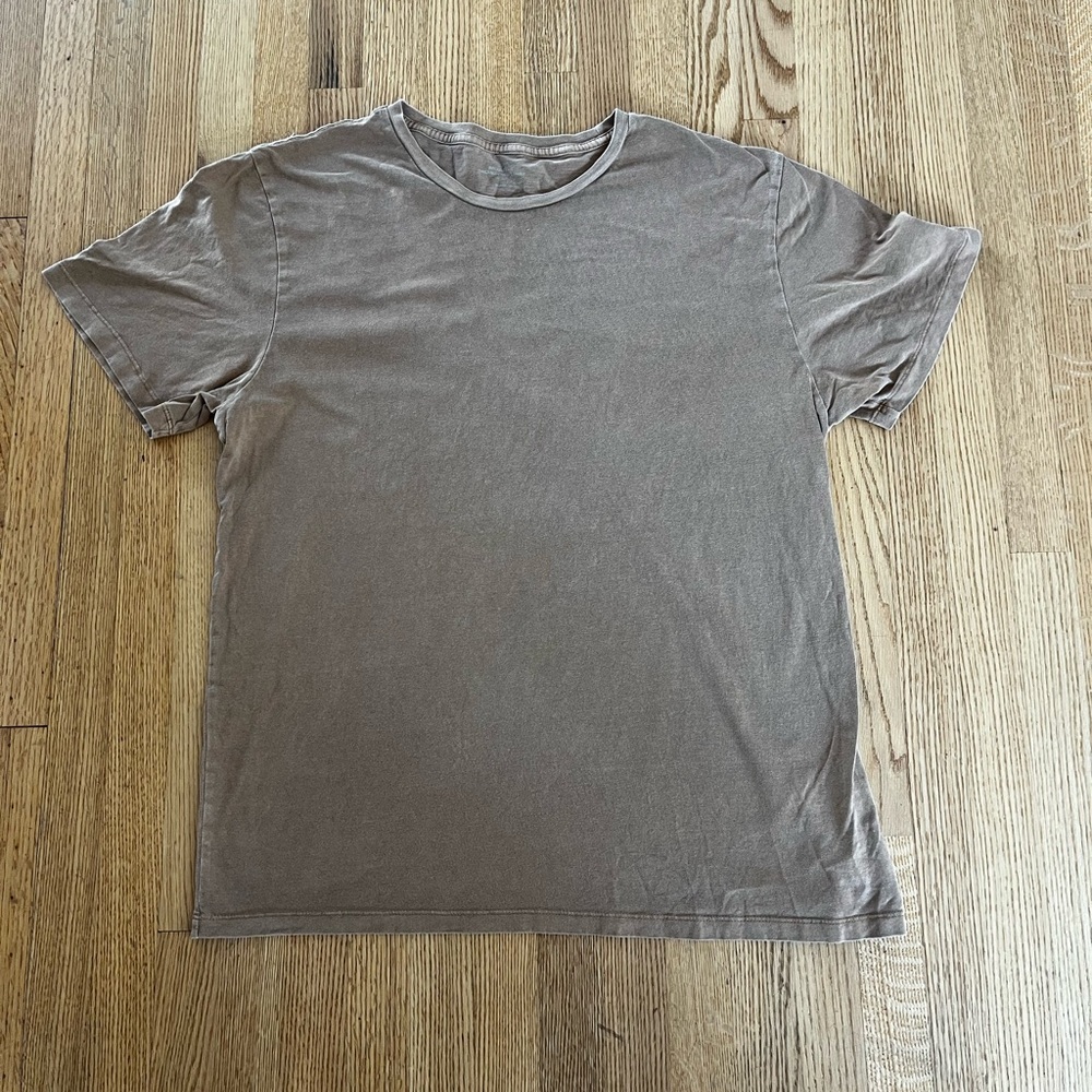 Cotton on earth tone color tee size XL